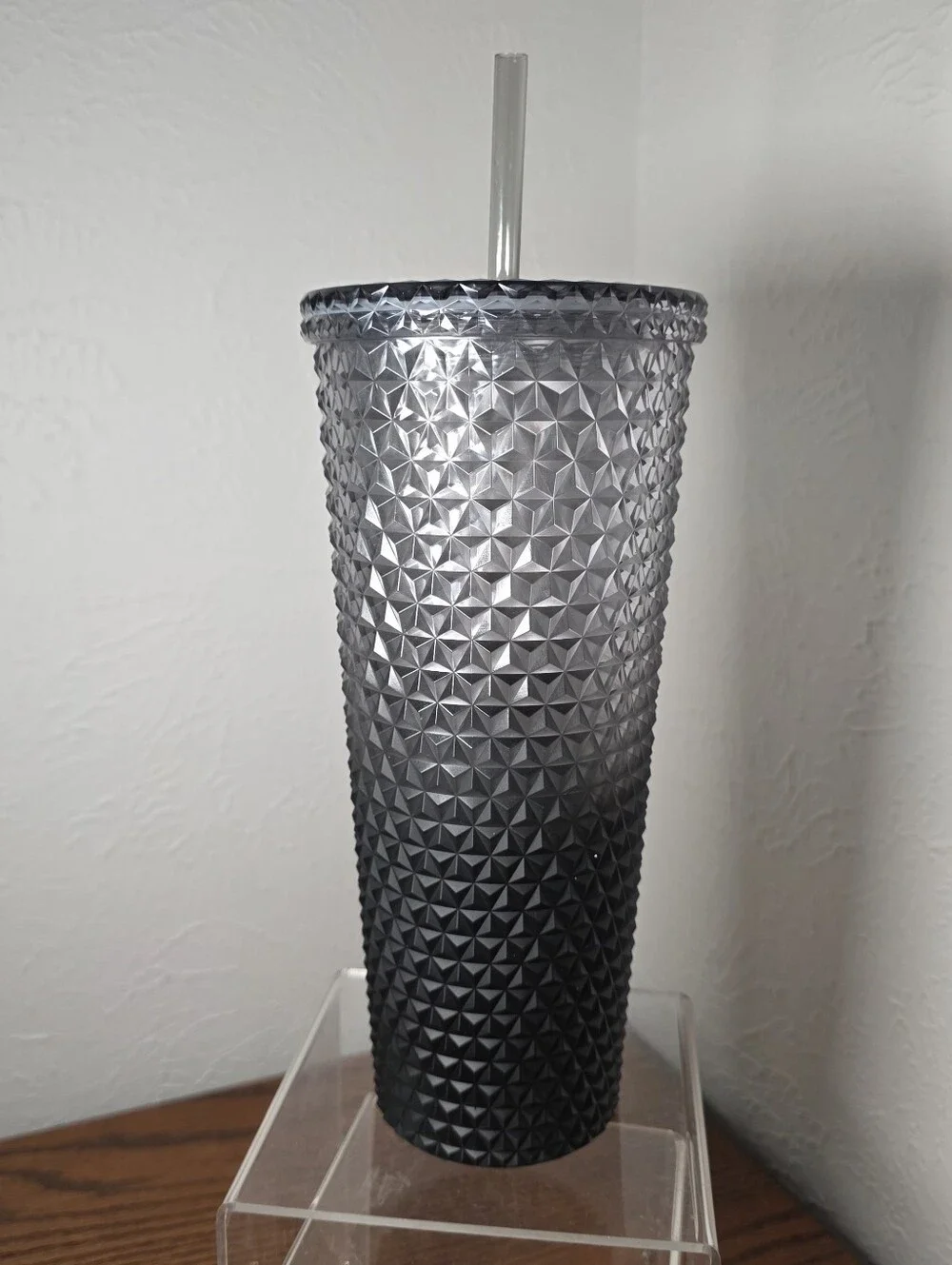 Mainstays 26oz Diamond Scale Textured Plastic Tumbler with Straw, Gray - Grey